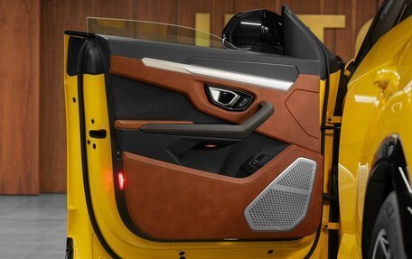 Lamborghini Urus I, 2019 год, 25 000 000 рублей, 12 фотография