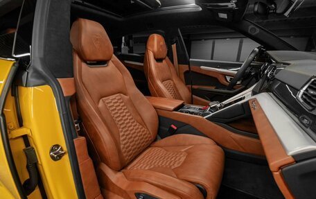 Lamborghini Urus I, 2019 год, 25 000 000 рублей, 25 фотография