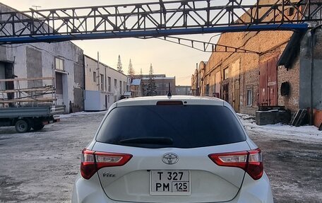 Toyota Vitz, 2019 год, 945 000 рублей, 4 фотография