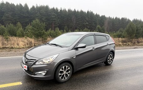 Hyundai Solaris II рестайлинг, 2016 год, 900 000 рублей, 3 фотография