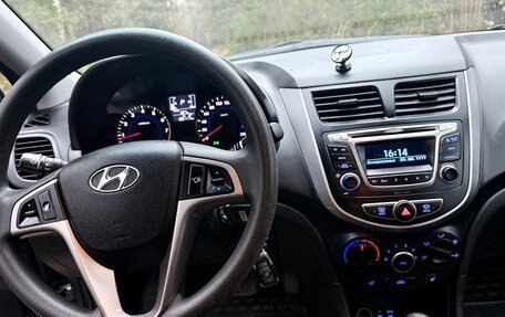 Hyundai Solaris II рестайлинг, 2016 год, 900 000 рублей, 13 фотография