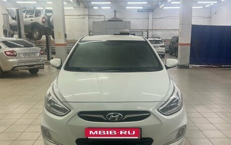 Hyundai Solaris II рестайлинг, 2013 год, 828 000 рублей, 3 фотография