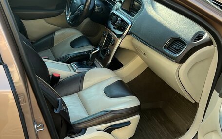 Volvo V40 Cross Country I, 2014 год, 1 330 000 рублей, 18 фотография