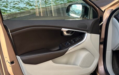 Volvo V40 Cross Country I, 2014 год, 1 330 000 рублей, 22 фотография