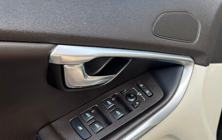 Volvo V40 Cross Country I, 2014 год, 1 330 000 рублей, 28 фотография