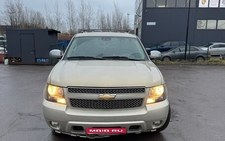 Chevrolet Tahoe III, 2011 год, 1 800 000 рублей, 1 фотография