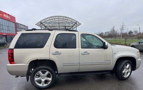 Chevrolet Tahoe III, 2011 год, 1 800 000 рублей, 2 фотография