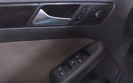 Volkswagen Jetta VI, 2012 год, 999 000 рублей, 20 фотография