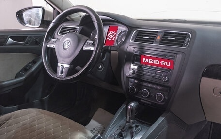 Volkswagen Jetta VI, 2012 год, 999 000 рублей, 18 фотография