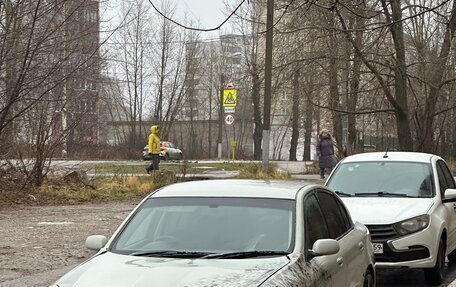 Nissan Skyline, 2002 год, 420 000 рублей, 3 фотография