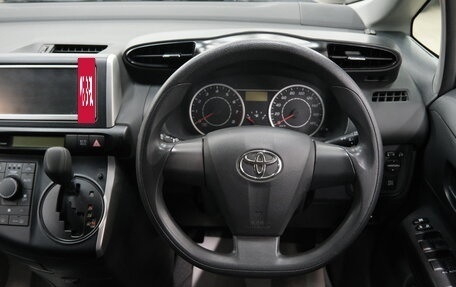 Toyota Wish II, 2011 год, 1 549 000 рублей, 13 фотография