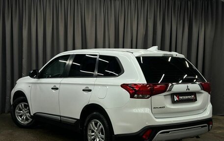 Mitsubishi Outlander III рестайлинг 3, 2020 год, 1 649 888 рублей, 3 фотография