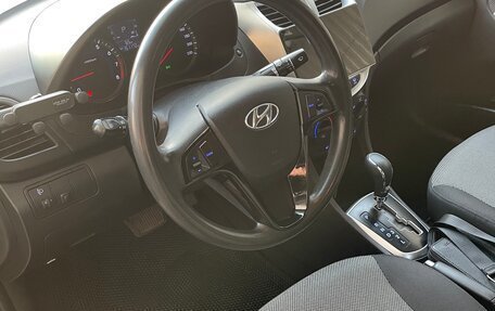 Hyundai Solaris II рестайлинг, 2011 год, 900 000 рублей, 11 фотография