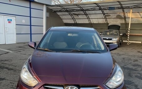 Hyundai Solaris II рестайлинг, 2011 год, 900 000 рублей, 3 фотография