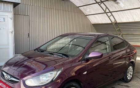 Hyundai Solaris II рестайлинг, 2011 год, 900 000 рублей, 7 фотография