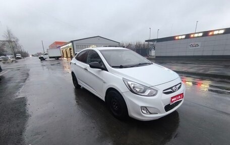 Hyundai Solaris II рестайлинг, 2013 год, 600 000 рублей, 1 фотография