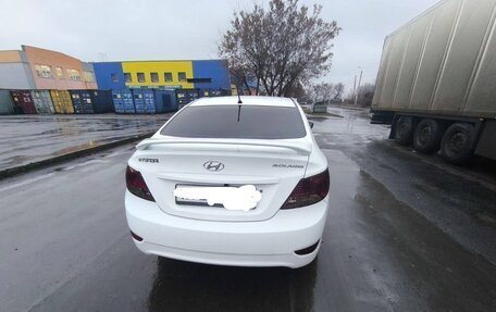 Hyundai Solaris II рестайлинг, 2013 год, 600 000 рублей, 3 фотография