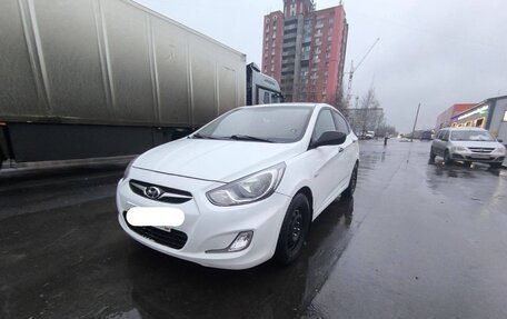 Hyundai Solaris II рестайлинг, 2013 год, 600 000 рублей, 4 фотография