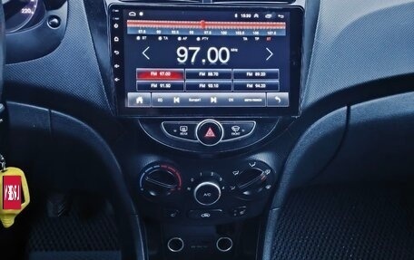 Hyundai Solaris II рестайлинг, 2013 год, 600 000 рублей, 7 фотография