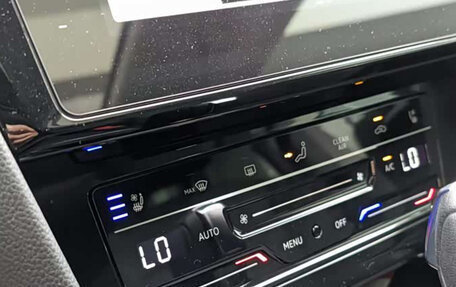 Volkswagen Passat CC, 2022 год, 4 225 000 рублей, 15 фотография