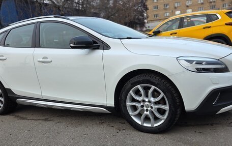 Volvo V40 Cross Country I, 2018 год, 2 500 000 рублей, 2 фотография