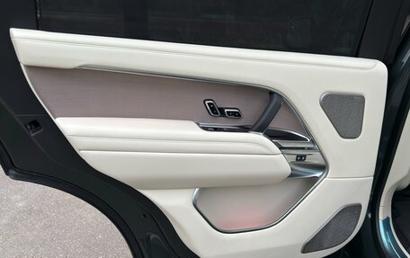 Land Rover Range Rover IV рестайлинг, 2025 год, 26 500 000 рублей, 33 фотография