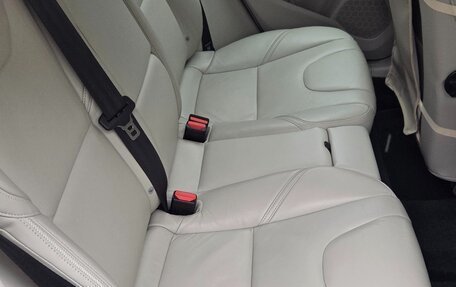 Volvo V40 Cross Country I, 2018 год, 2 500 000 рублей, 7 фотография