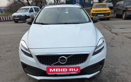 Volvo V40 Cross Country I, 2018 год, 2 500 000 рублей, 5 фотография