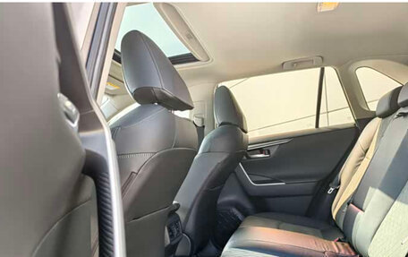 Toyota RAV4, 2022 год, 4 221 000 рублей, 7 фотография