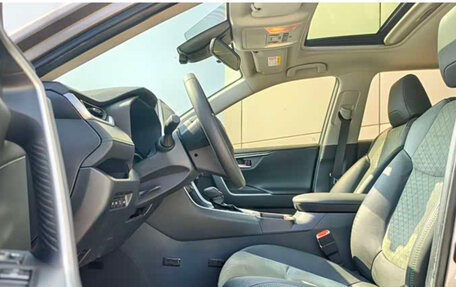 Toyota RAV4, 2022 год, 4 221 000 рублей, 8 фотография