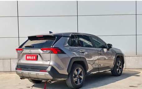 Toyota RAV4, 2022 год, 4 221 000 рублей, 2 фотография