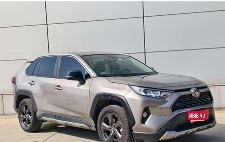 Toyota RAV4, 2022 год, 4 221 000 рублей, 11 фотография