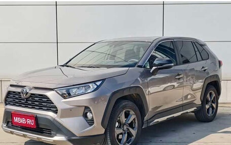 Toyota RAV4, 2022 год, 4 221 000 рублей, 1 фотография
