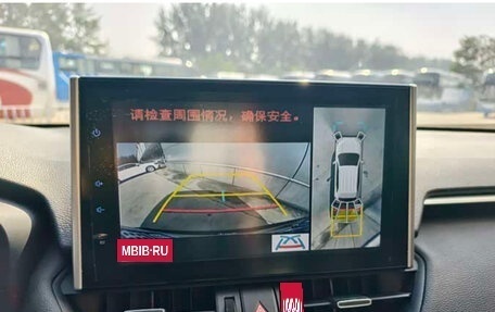 Toyota RAV4, 2022 год, 4 221 000 рублей, 10 фотография