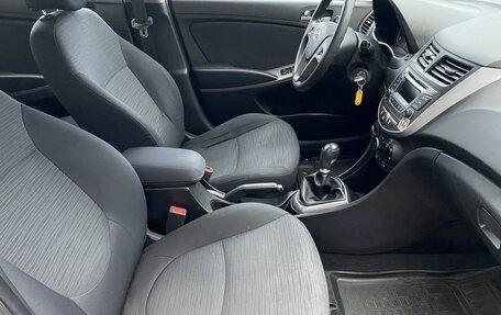 Hyundai Solaris II рестайлинг, 2016 год, 969 000 рублей, 9 фотография