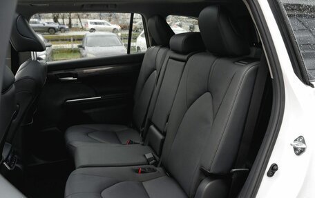 Toyota Highlander, 2025 год, 6 400 000 рублей, 10 фотография