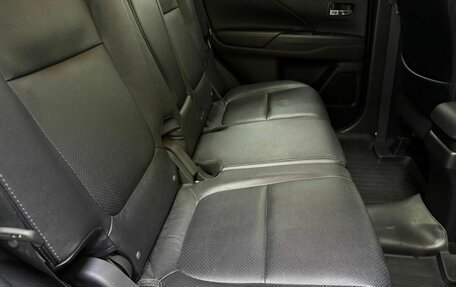 Mitsubishi Outlander III рестайлинг 3, 2015 год, 1 690 000 рублей, 11 фотография