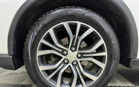 Mitsubishi Outlander III рестайлинг 3, 2015 год, 1 690 000 рублей, 12 фотография