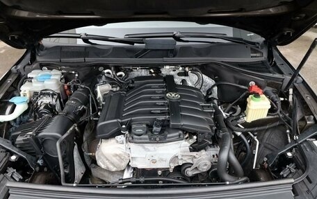 Volkswagen Touareg III, 2017 год, 2 790 000 рублей, 21 фотография