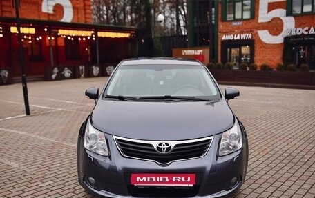Toyota Avensis III рестайлинг, 2011 год, 990 000 рублей, 2 фотография