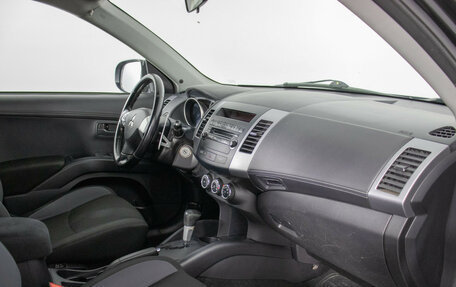 Mitsubishi Outlander III рестайлинг 3, 2010 год, 915 000 рублей, 9 фотография