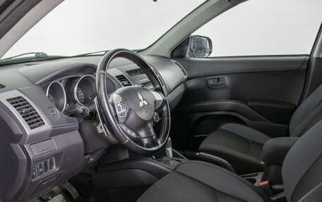 Mitsubishi Outlander III рестайлинг 3, 2010 год, 915 000 рублей, 10 фотография