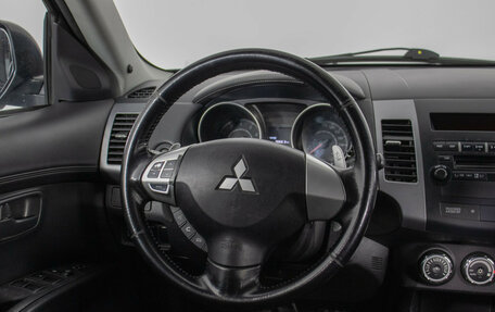 Mitsubishi Outlander III рестайлинг 3, 2010 год, 915 000 рублей, 15 фотография