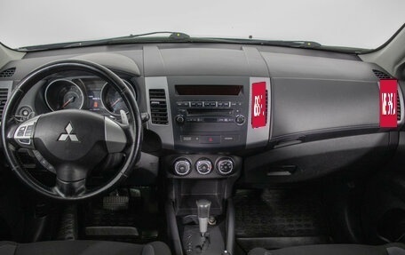 Mitsubishi Outlander III рестайлинг 3, 2010 год, 915 000 рублей, 13 фотография