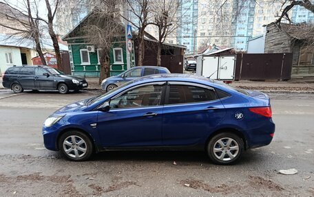Hyundai Solaris II рестайлинг, 2011 год, 730 000 рублей, 4 фотография