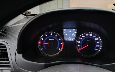 Hyundai Solaris II рестайлинг, 2011 год, 730 000 рублей, 5 фотография