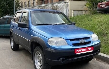 Chevrolet Niva I рестайлинг, 2017 год, 650 000 рублей, 2 фотография