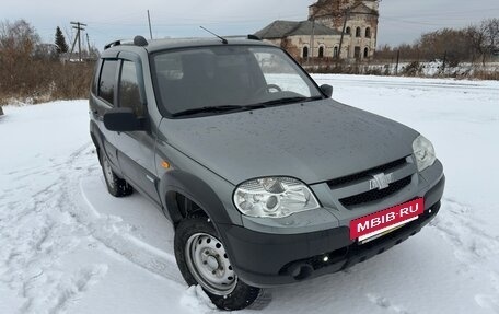 Chevrolet Niva I рестайлинг, 2010 год, 500 000 рублей, 4 фотография