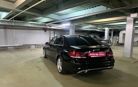 Mercedes-Benz E-Класс, 2015 год, 1 750 000 рублей, 4 фотография