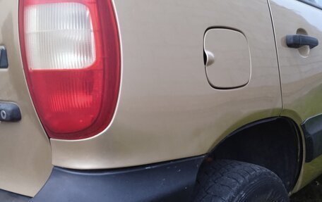 Chevrolet Niva I рестайлинг, 2004 год, 300 000 рублей, 10 фотография